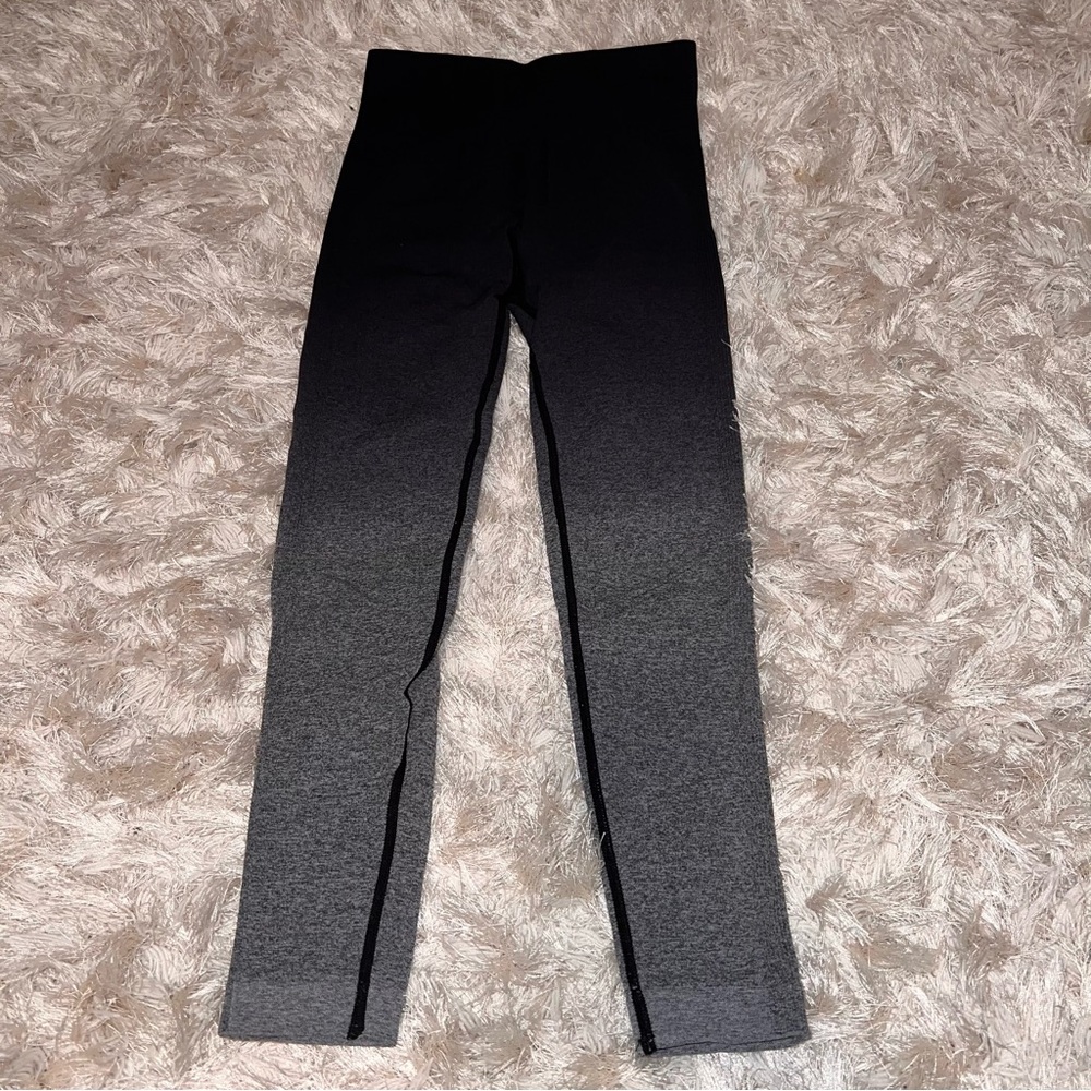 BOGO 🛍️ Black and Gray Ombré Leggings